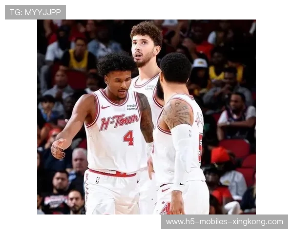 火箭双后卫联手带动节奏变化